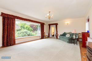 Sitting Room- click for photo gallery